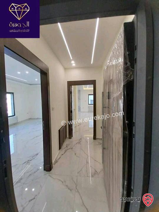 شقة طابق اخير مع روف دوبلكس مساحة 240م لم يسكن للبيع في عمان - تلاع العلي 