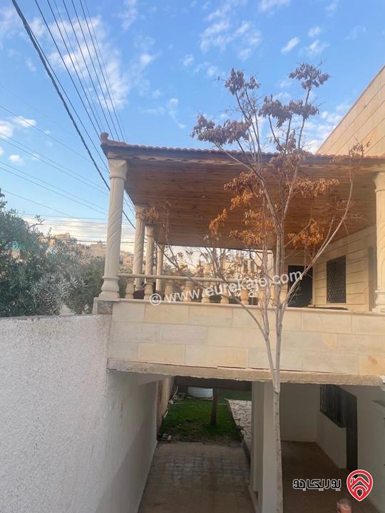 بيت مستقل طابقين على أرض 633م للبيع في الزرقاء - ضاحية الأميرة هيا قرب مسجد خزيمة بن ثابت