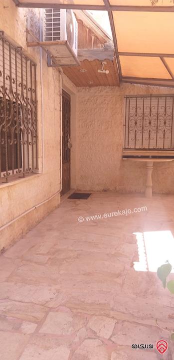 بيت مستقل مساحة 300م على أرض 415م للبيع في الزرقاء – جبل طارق ( تشطيبات جديدة )