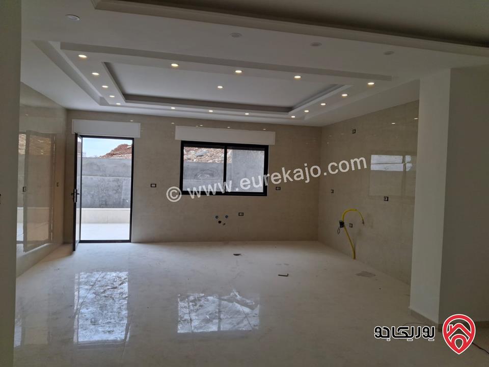 شقة شبه ارضية مساحة 200م داخلي و 50م خارجي للبيع في عمان - ابو السوس