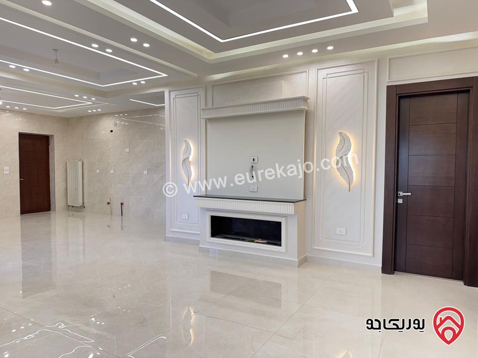 جولة ثلاثية الابعاد - شقة سوبر ديلوكس طابقية طابق اول مساحة 325م للبيع في عمان - الجبيهة حي المنصور