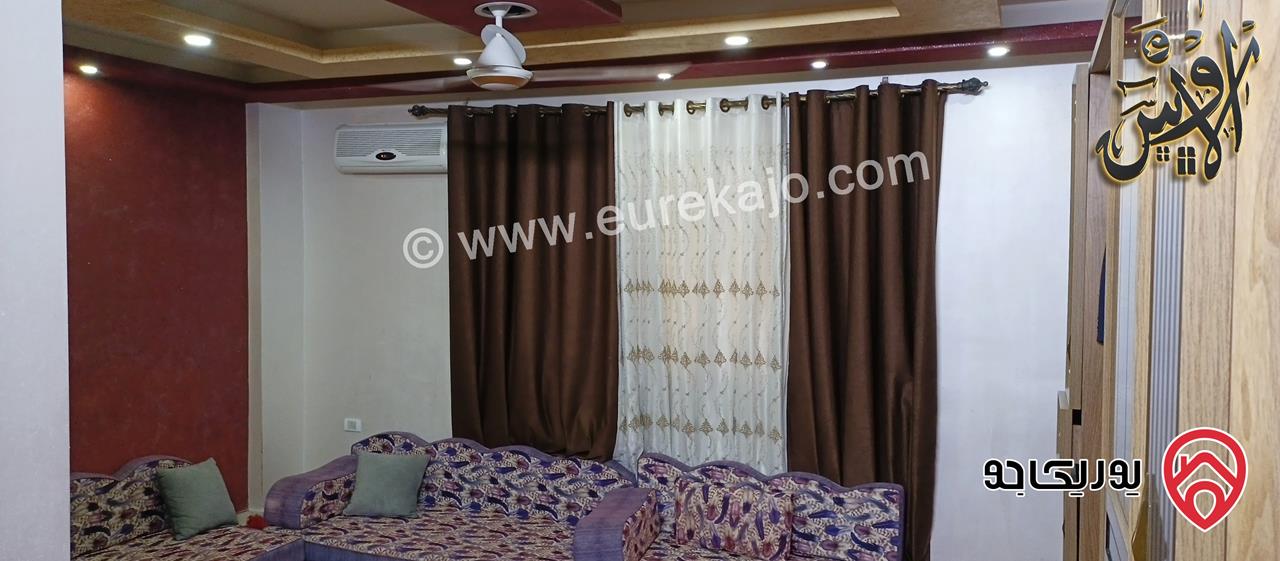 شقة طابق أول فني مساحة 150م للبيـع في الزرقاء - جبل طارق