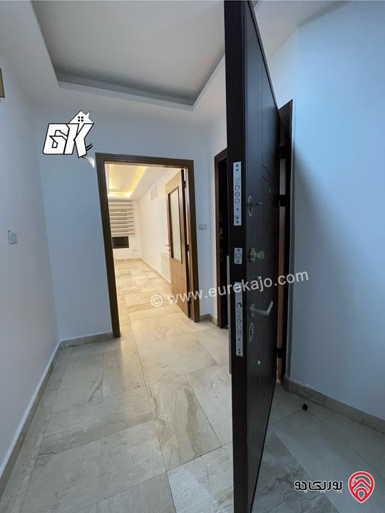 شقة فارغة مساحة 200م طابق ثاني للإيجار في عمان - خلدا