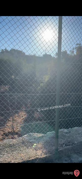 قطعة ارض مساحة 1 دونم و 780م للبيع في السلط - زي اجمل منطقة راقية وهادئة منطقة مزارع وفلل 