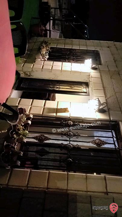 شقة ارضية مساحة 110م للبيع في الزرقاء - شومر