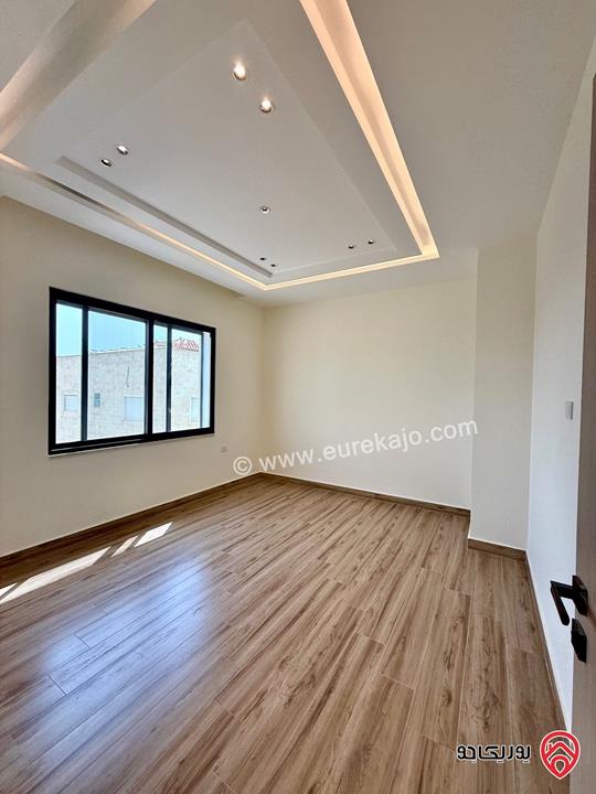 شقة ملوكية مساحة 180م داخلي و 80م خارجي للبيع في عمان - ابو علندا 