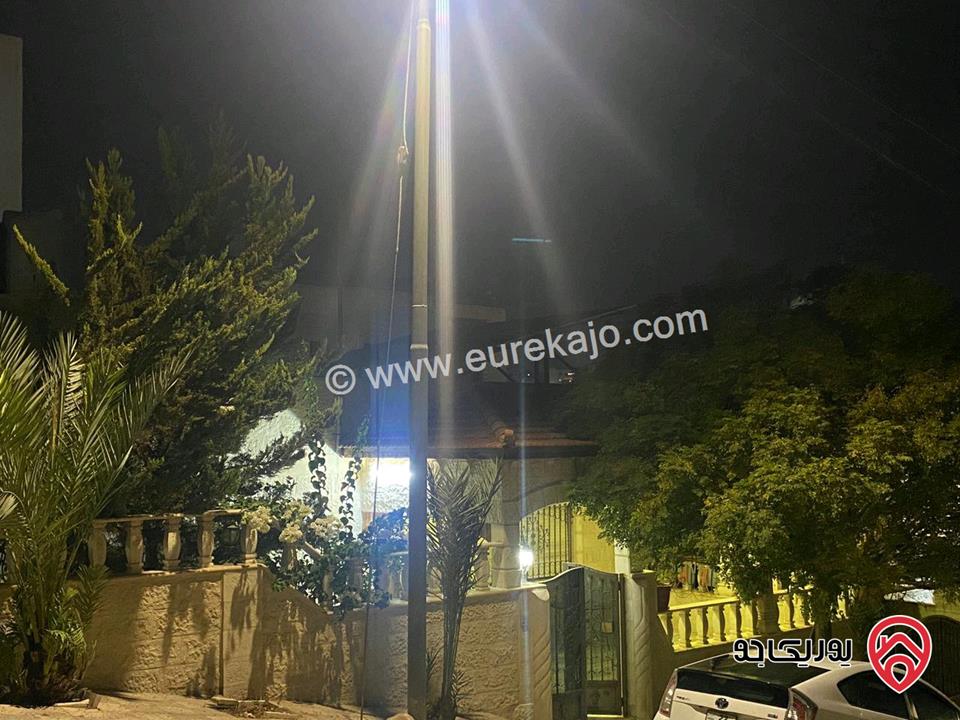 منزل مساحة 220م على أرض 435م للبيع في الزرقاء - ضاحية مكة 