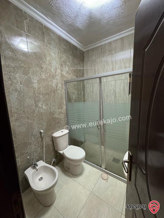 شقة ارضية مساحة 189م داخلي و 100م خارجي للإيجار في عمان - مرج الحمام 