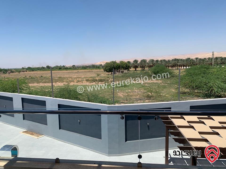 شاليه مساحة 475م وبناء 280م للبيع في اجمل مناطق البحر الميت