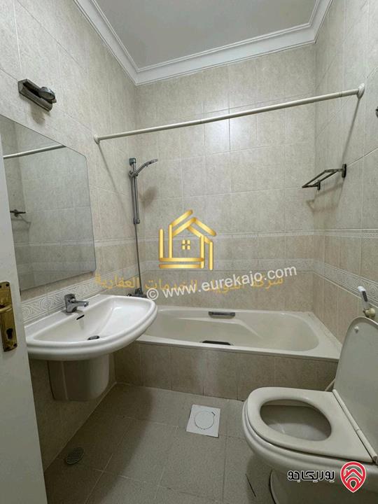 شقة فارغة طابق ثالث مساحة 200م للإيجار في عمان - ضاحية الرشيد 