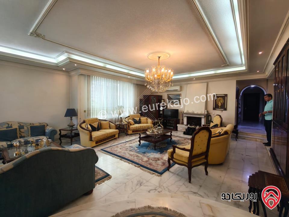 فيلا متلاصقة مميزة مساحة 350م على أرض 520م للبيع في عمان - تلاع العلي