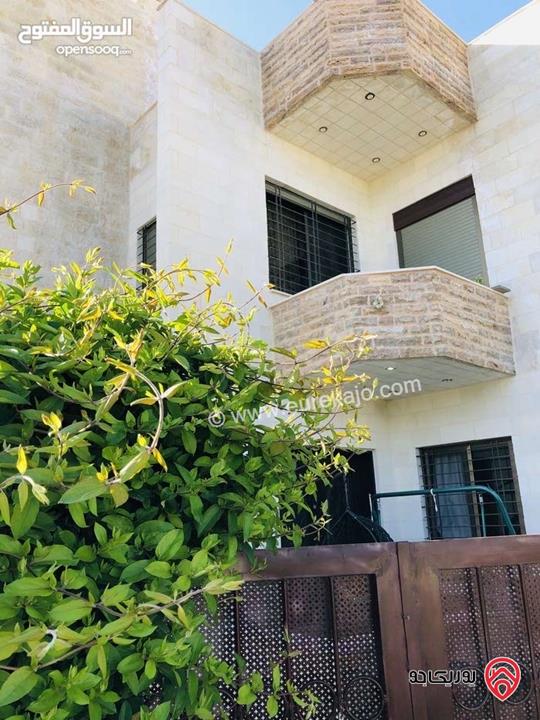 فيلا مساحة الأرض 570م والبناء 913م للبيع في عمان - ضاحية الرشيد 