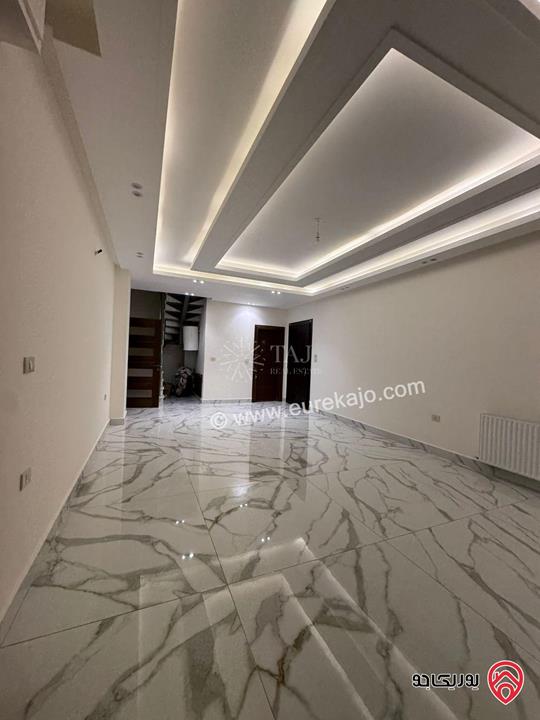 شقة فاخرة طابق ثالث مساحة 235م للبيع في عمان - خلدا