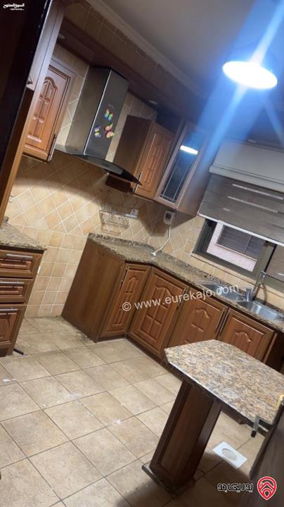 شقة شبه ارضية مساحة 150م داخلي و 90م خارجي للبيع في عمان - خلدا