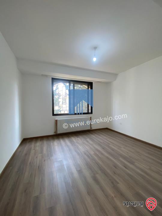 فيلا مستقلة فاخرة مساحة 700م على ارض 1 دونم و 350م للبيع في عمان - أم السماق الشمالي قرب التلاوي وخلف السنترو 