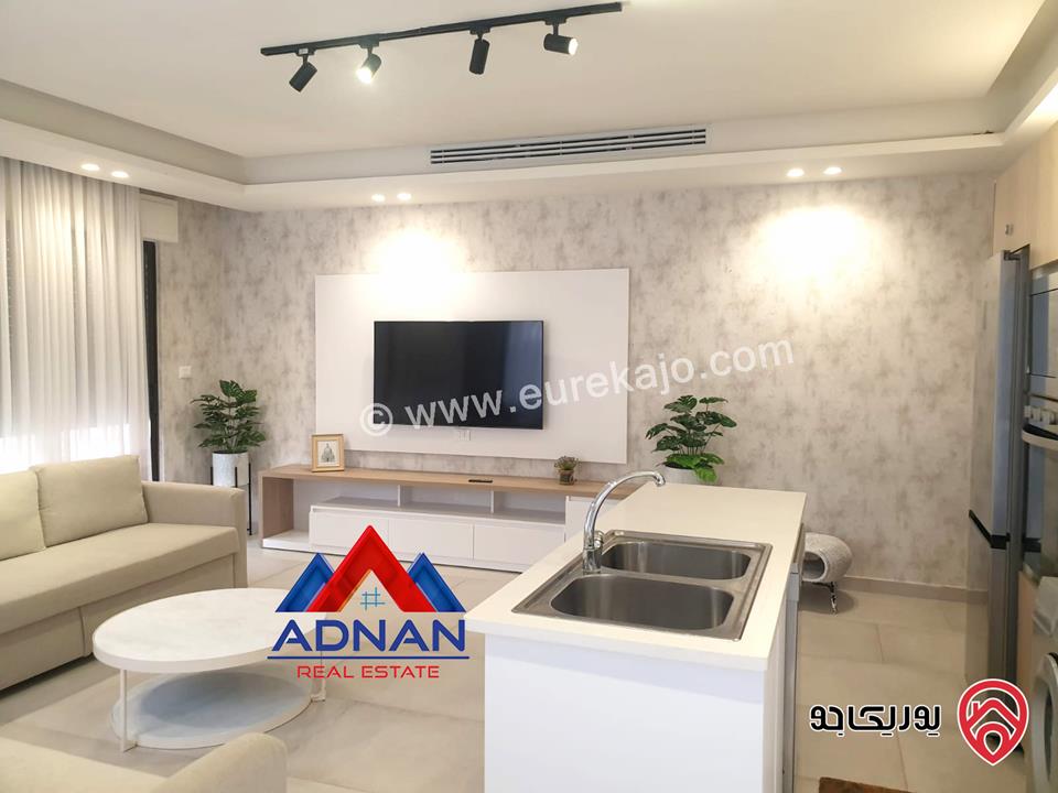 رووف مفروش مساحة 140م داخلي و 130م خارجي للإيجار في عمان - عبدون