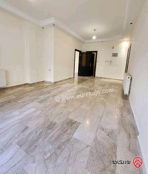 شقة فارغة أرضية مساحة 160م للايجار في عمان - دابوق