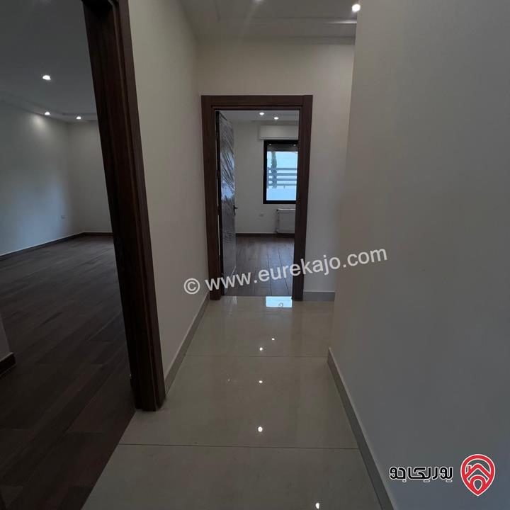 شقة ارضية مميزة مساحة 201م داخلي و 30م خارجي للبيع في عمان – حي الصحابة