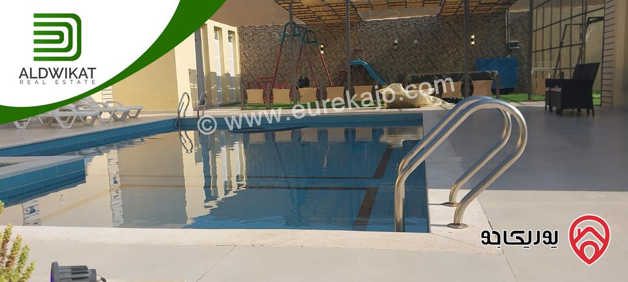 شاليه فاخر مفروش للبيع في اجمل مواقع البحر الميت منتجع البحيرة مساحة الارض 715م والبناء 200م موقع مميز