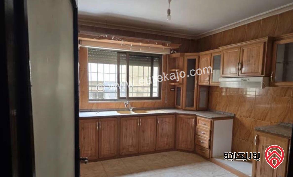 شقة أرضية مساحة 200م داخلي و 150م خارجي للايجار في عمان - خلدا