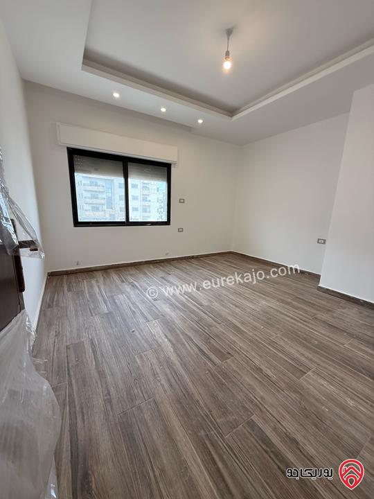 شقة مساحة 150م طابق أول للبيع في عمان - الجبيهة خلف ديوان آل الصمادي 