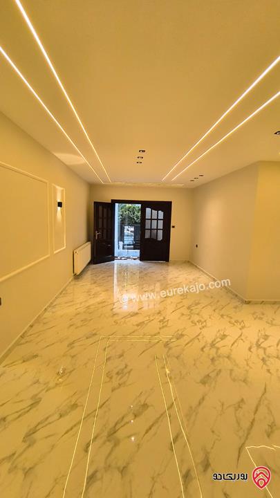 شقة سوبر ديلوكس طابق أرضي مساحة 180م للبيع في عمان - تلاع العلي 