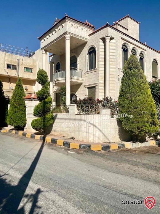 فيلا مساحة 725م على أرض 500م للبيع في عمان - المقابلين من المالك مباشرة