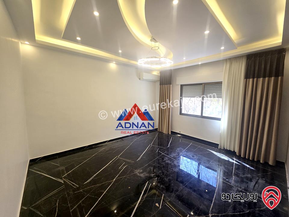 شقة ارضية مساحة 170م داخلي و 100م خارجي للإيجار الفارغ في عمان - الرابية