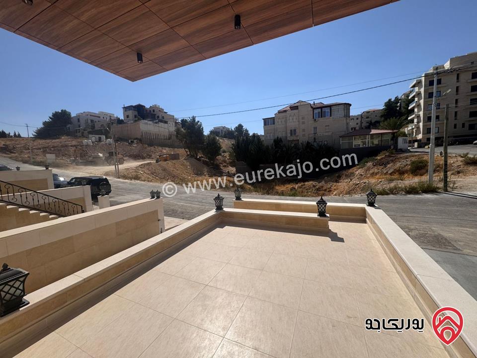 شقة للبيع في عمان - دابوق طابق ارضي مساحة البناء 185م و الترس 35م موقع مميز