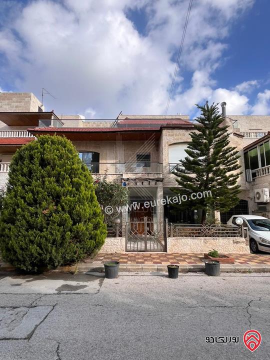 فيلا متلاصقة مساحة 600م على أرض 400م للايجار في عمان - عبدون