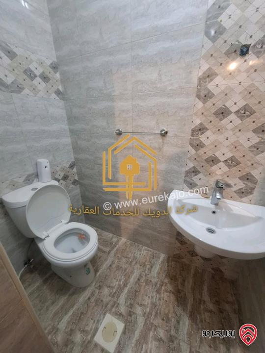 شقة فارغة طابق ارضي معلق مساحة 130م للإيجار في عمان - خلدا 