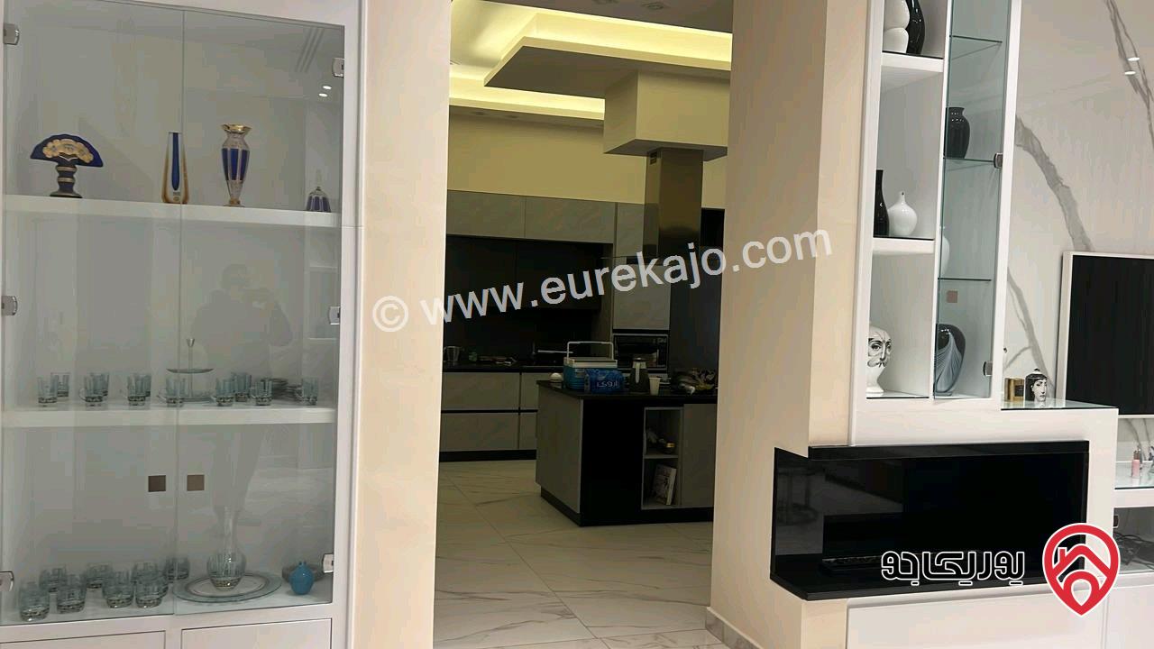 فيلا فاخرة مساحة 1 دونم و 430م على أرض 1 دونم و 100م للبيع في كريدور عبدون