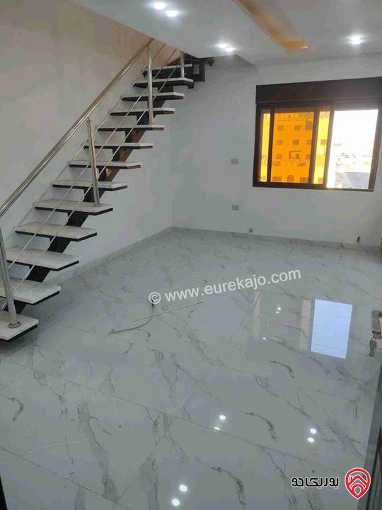 شقة جديدة دوبلكس مع روف مساحة 220م للإيجار في عمان - شفا بدران/ الكوم