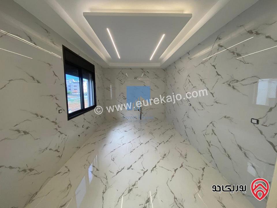 شقة فاخرة للبيع في عمان - خلدا قرب إشارة البنك العربي ومركز زها طابق ثاني 220م تشطيب سوبر ديلوكس لم تسكن