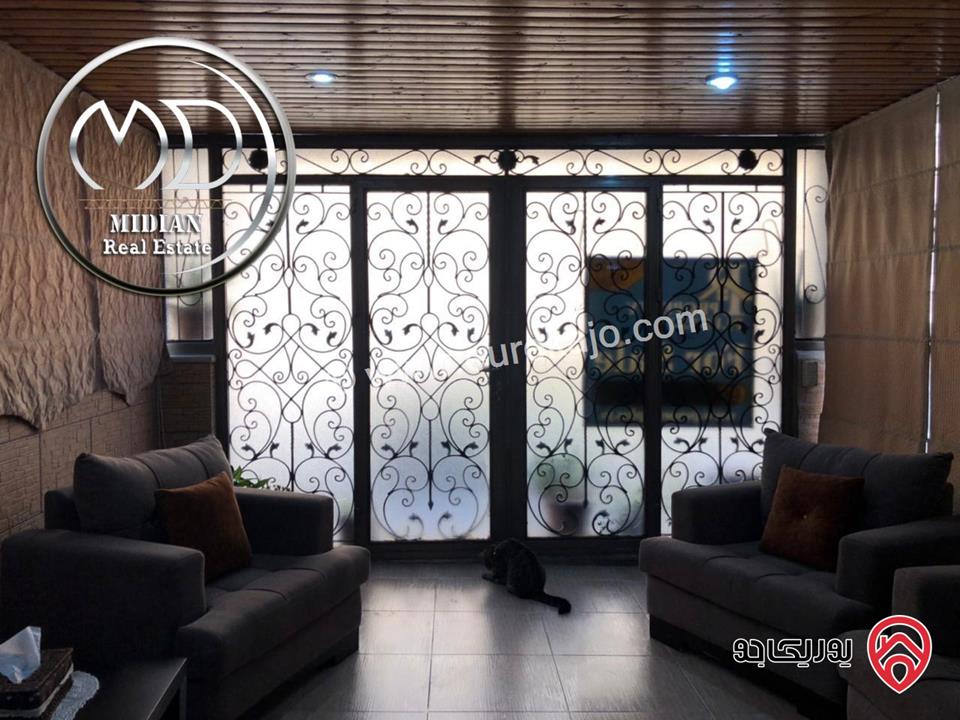 شقة ارضية فارغة للايجار في عمان - ضاحية الرشيد مساحة 180م مع ترس 60م تشطيبات سوبر ديلوكس بسعر مميز