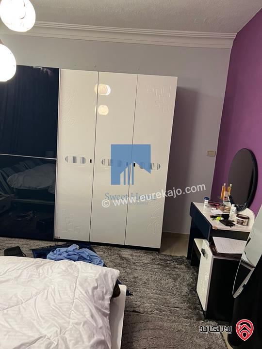 شقة مفروشة فاخرة للبيع في عمان - أم السماق قرب دوار النعيمات طابق ثالث 110م مع روف 110م تشطيب سوبر ديلوكس