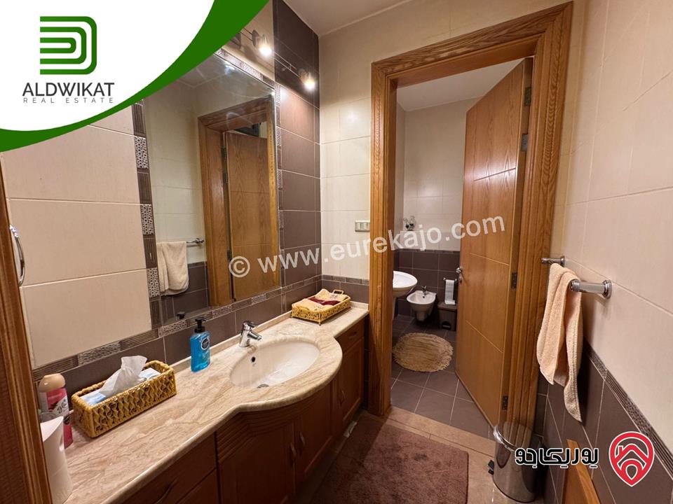 فيلا مساحة الارض 1600م ومساحة البناء 1100م مساحة الحديقة 400م للبيع في السلط - منطقة السرو 