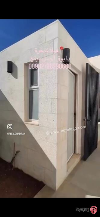 فيلا فاخرة مساحة 780م على أرض 500م للبيع في عمان - دابوق