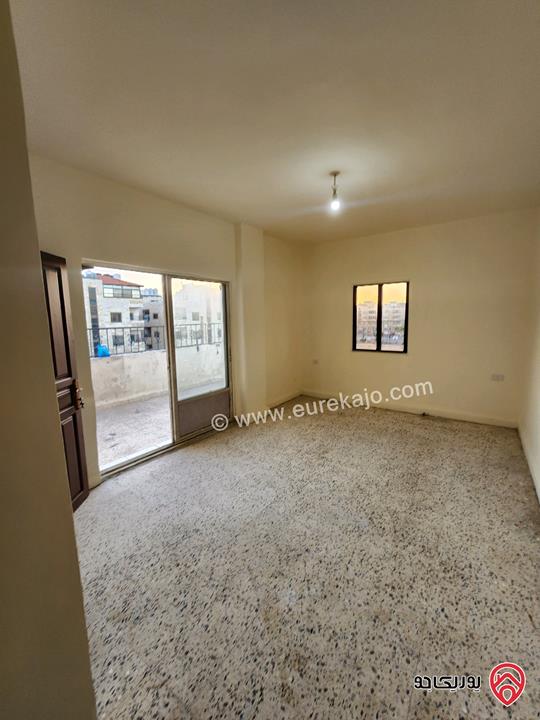 شقة طابق ثالث مساحة 130م داخلي و ترس 60م للبيع في عمان - ضاحية الحاج حسن 