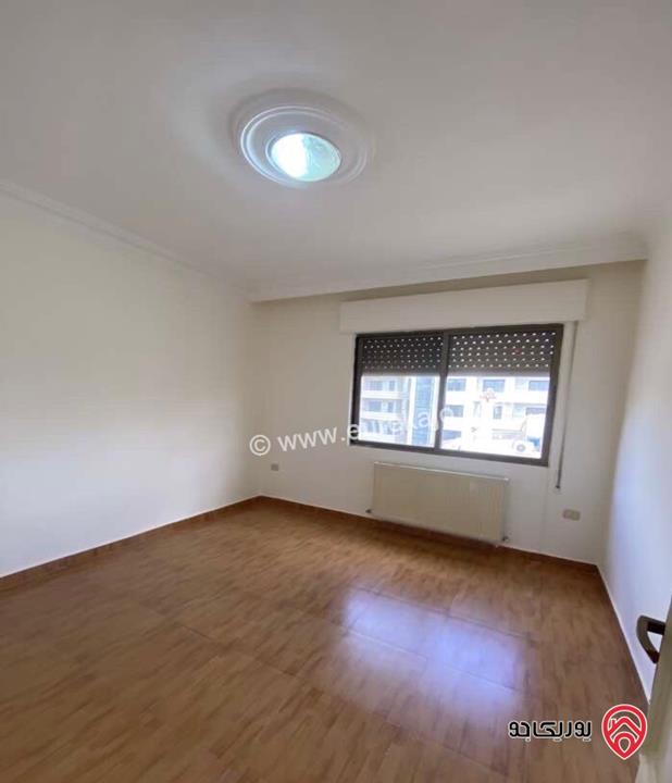 شقة فارغة طابق ثاني مع مصعد مساحة 170م للايجار في عمان - مرج الحمام 