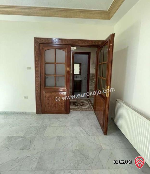 شقة فارغة طابق ثالث مساحة 190م للإيجار في عمان - تلاع العلي 