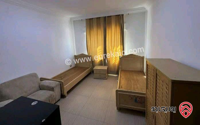 شقة فارغة طابق ثالث مع روف مساحة 260م للايجار في عمان - الرابية  