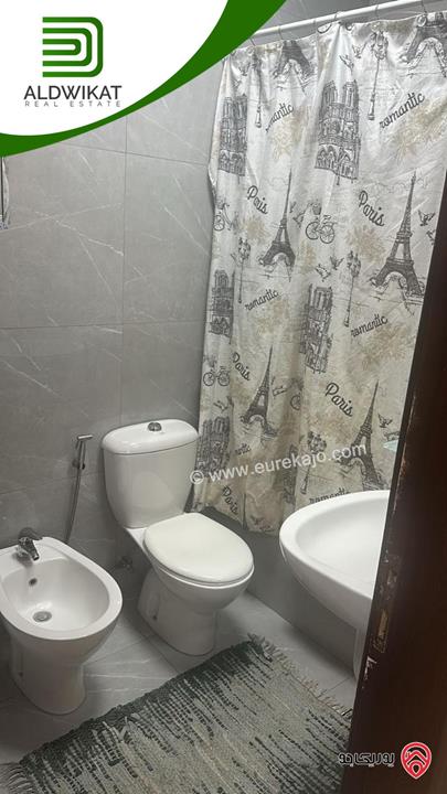 شقة مفروشة للايجار في عمان - ضاحية الامير راشد طابق ثاني مساحة البناء 210م منطقة هادئة بالقرب من الخدمات