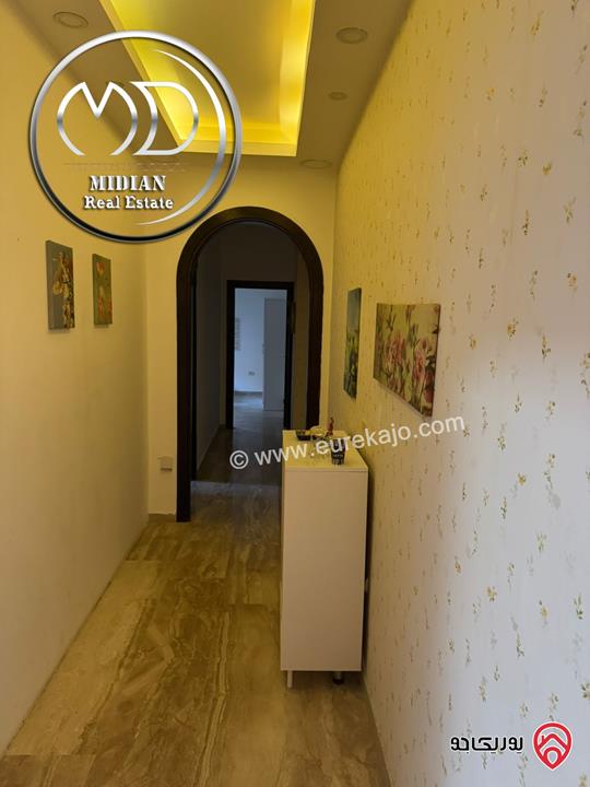 شقة مفروشة فاخرة للايجار في عمان - ام السماق مساحة 200م طابق اول تشطيبات و ديكورات فندقية اطلالة جميلة