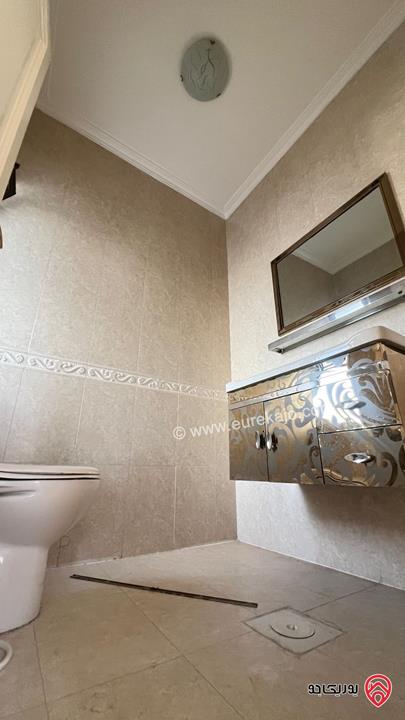 شقة طابقية طابق ثالث مساحة 190م للايجار في عمان - ام اذينة