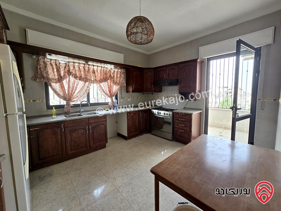 شقة طابق ثاني مساحة 190م للبيع في عمان - الشميساني