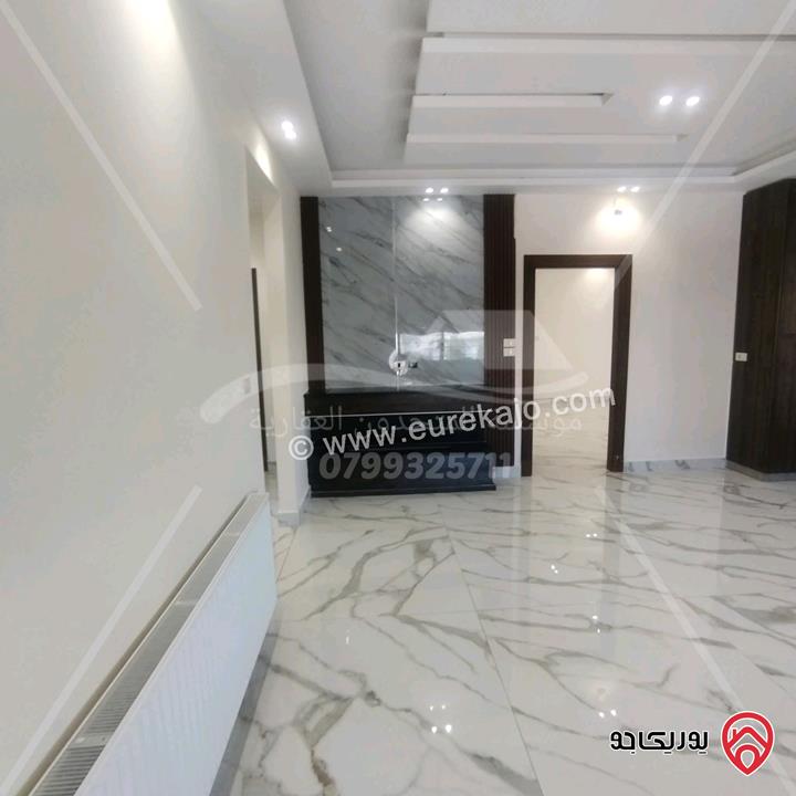 شقة سوبر ديلوكس مساحة 200م طابق ثاني للإيجار فارغة في عمان - خلدا