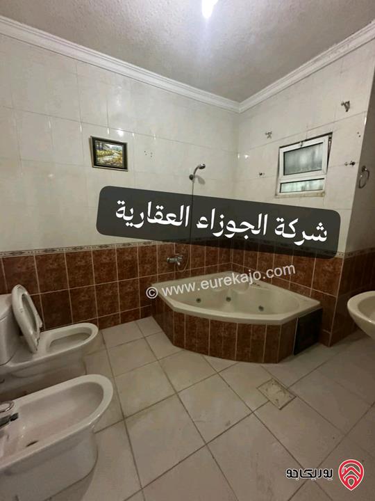 شقة فارغة مساحة 200م طابق ثالث للايجار في عمان - منطقة الرابية 