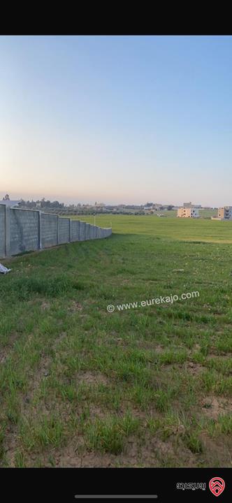 قطعة ارض مساحة 4 دونم و 92م للبيع في عمان - منطقة حواره منطقة ڤلل ومزارع تبعد عن جسر المطار 12 كيلو وعن مادبا 3 كيلو