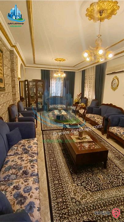 فيلا مساحة 680م على أرض 889م للبيع في الزرقاء الجديدة